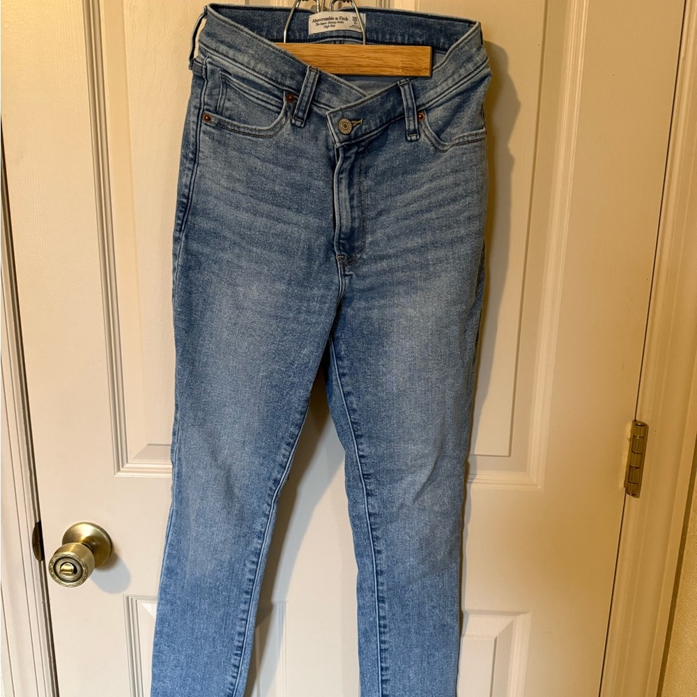 Abercrombie & Fitch Super Skinny Ankle High Rise Crossover Waistband